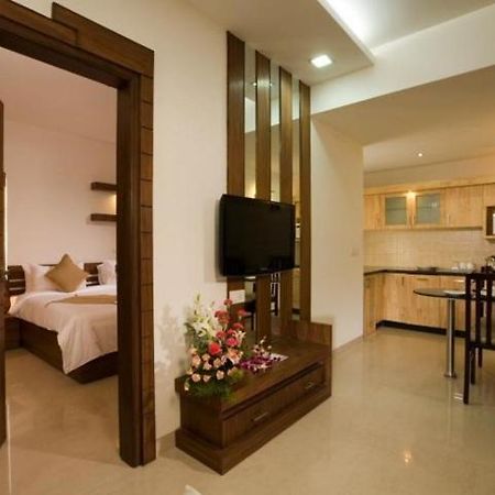 העיר בנגלור The Nines Business Hotel מראה חיצוני תמונה