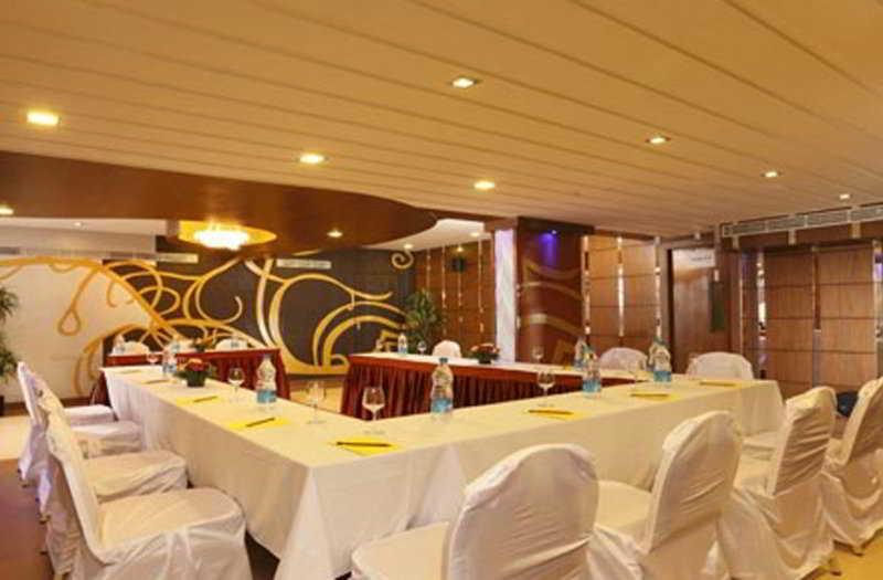 העיר בנגלור The Nines Business Hotel מראה חיצוני תמונה